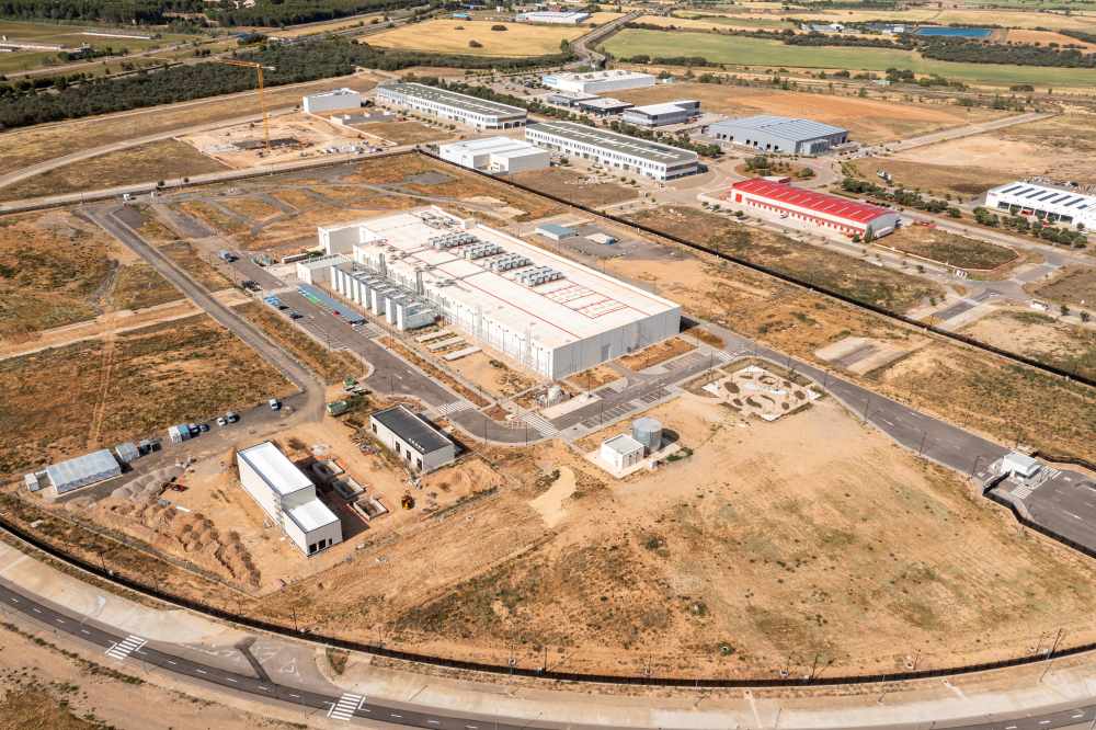 Polígono PLHUS en Huesca, nave industrial